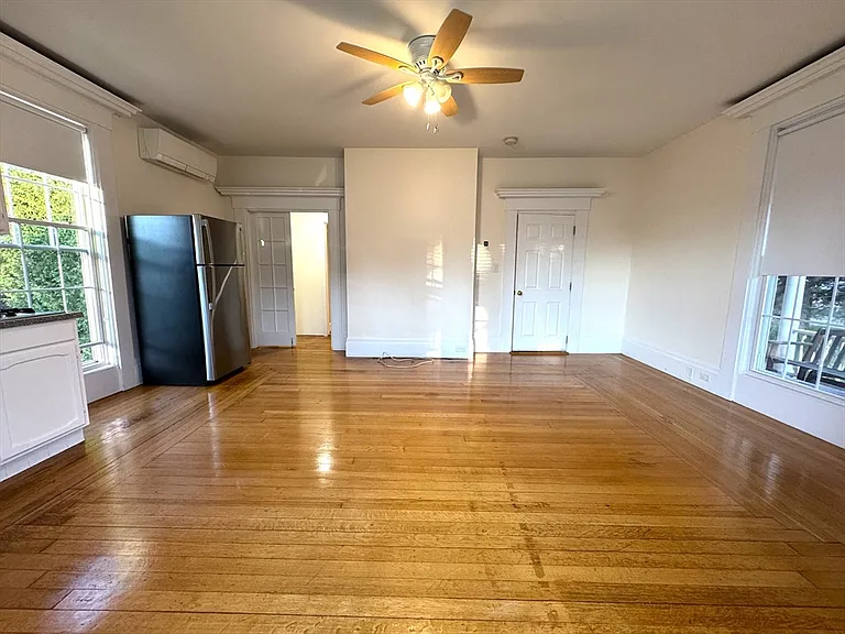 55 Central St #1F — Photo 3