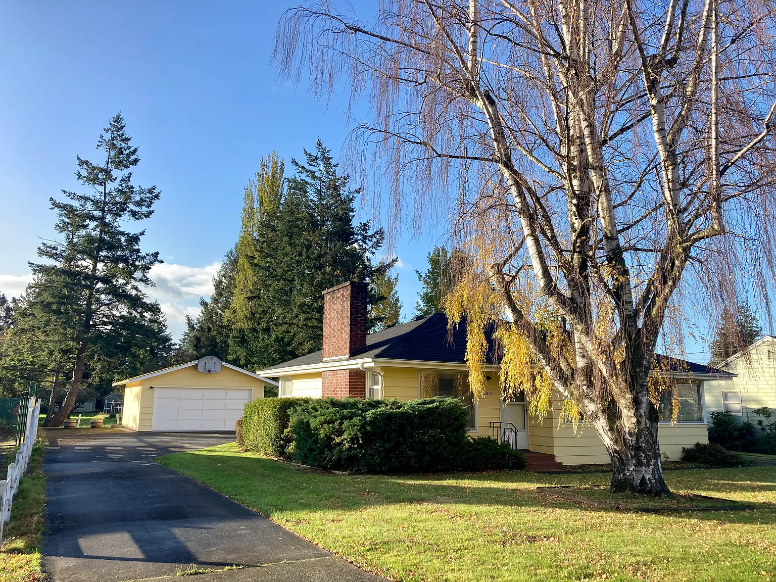 3 bed, 1390 sqft, $3,100 — Photo 2