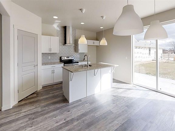 2nd image of 2096 Izabella Ct