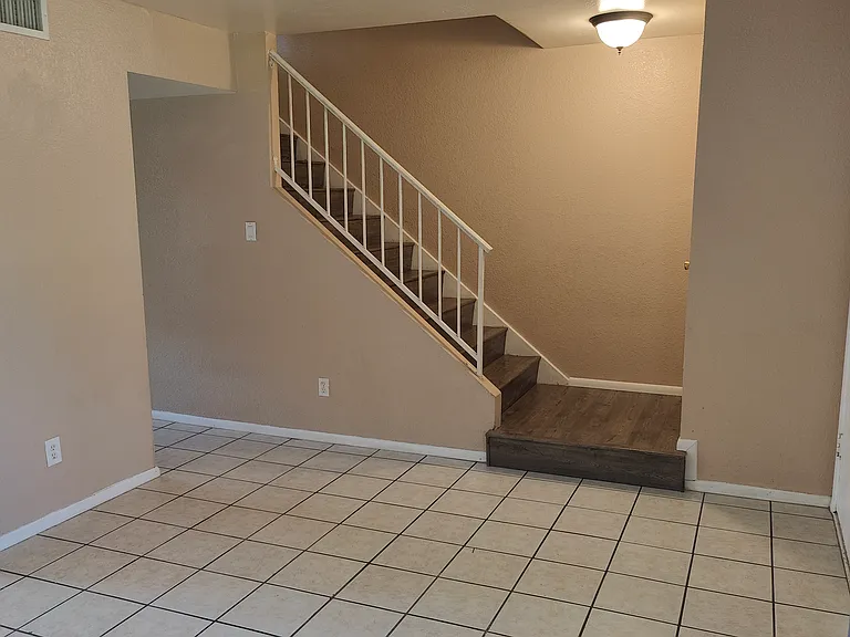 1028 E Bendix Dr — Photo 11