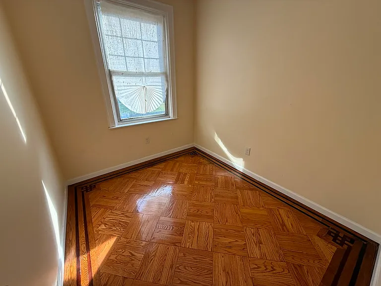 198 Danforth Ave #2E — Photo 10