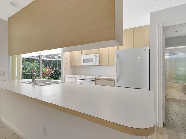 10302 Chapman Oak Court, Palm Beach Gardens, FL 33410