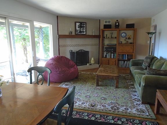 Living room, fireplace.
