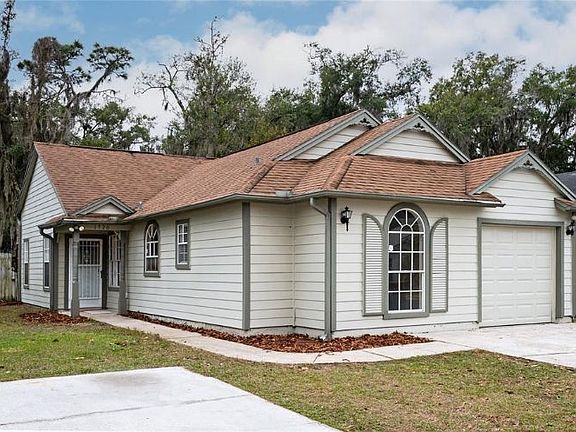 2nd image of 1720 Chatham Cir