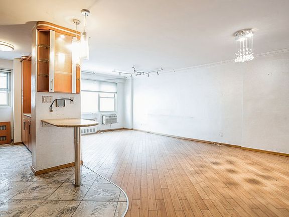 4th image of 2944 W 5th St APT 14F