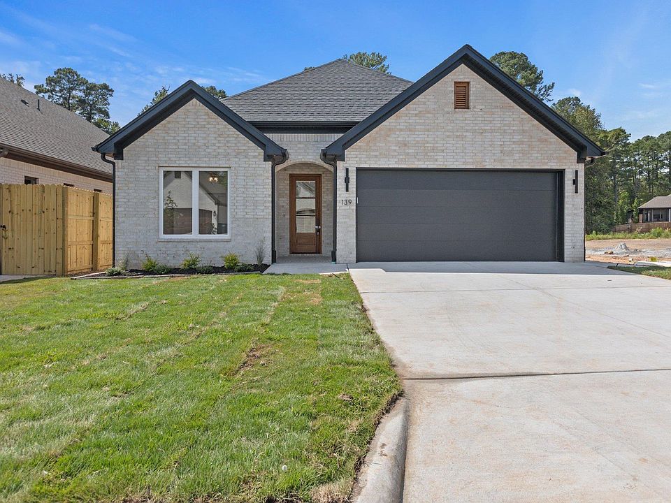 1st image of 139 Woodlands Park Dr
