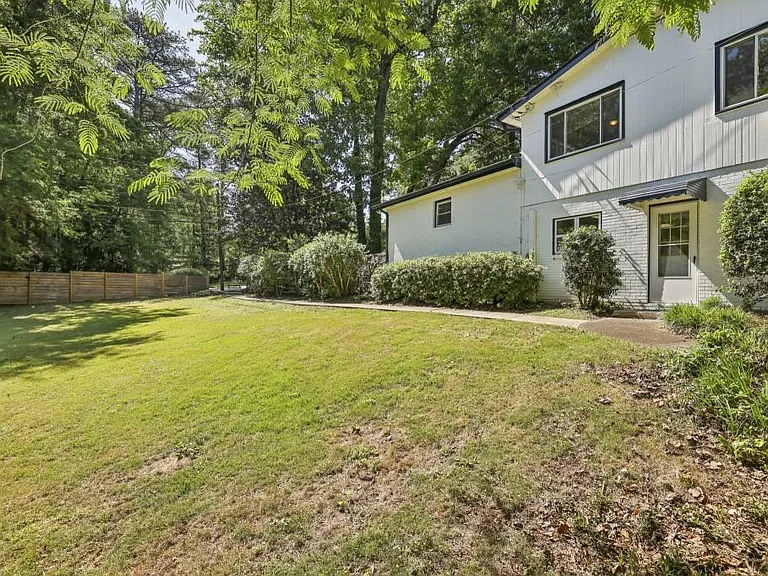 2056A Abby Ln NE — Photo 42