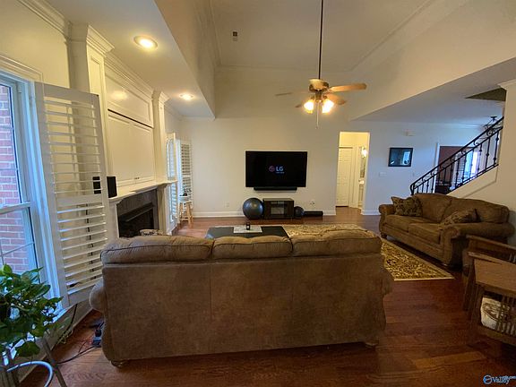 3rd image of 3014 Box Canyon Rd SE
