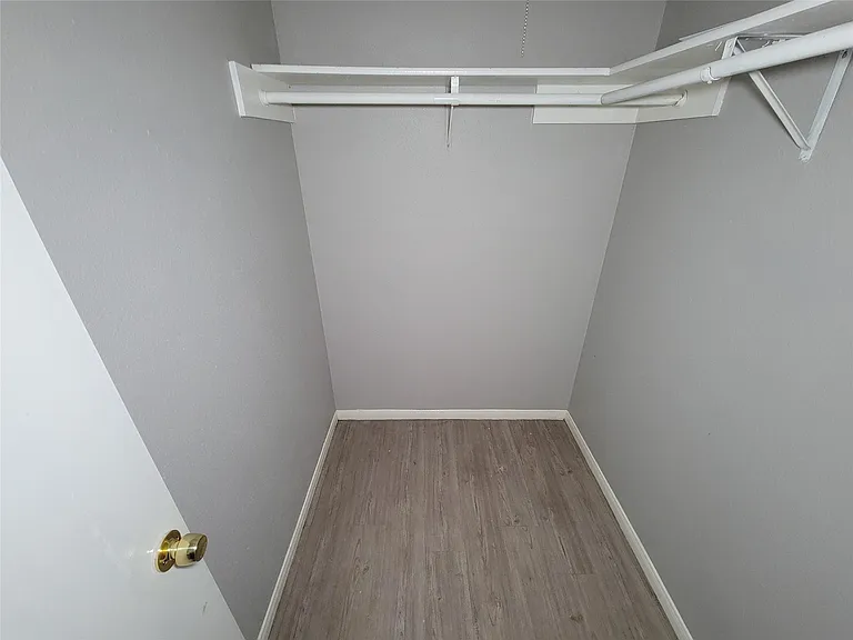 13611 Ravensway Dr #B — Photo 25