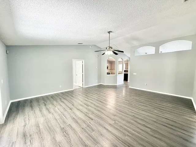 1081 Leeward Dr — Photo 15