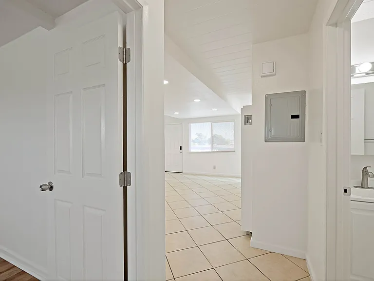 651 S 29th St #645 — Photo 8