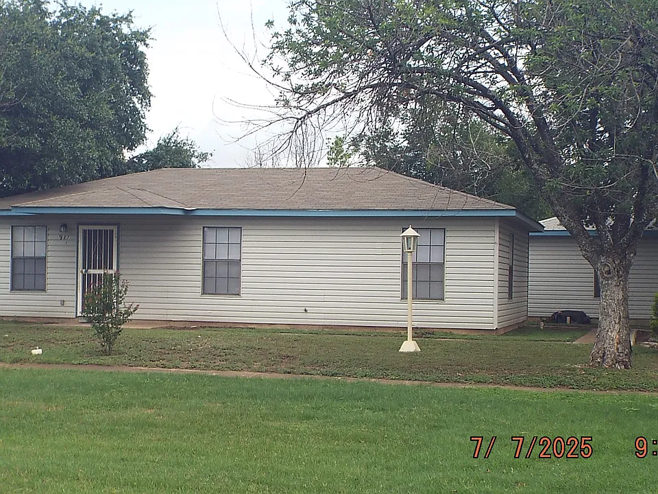 927 W Formosa Blvd #4