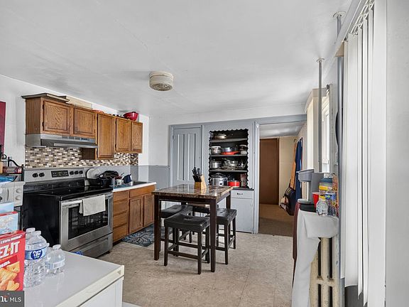 5th image of 89 Chestnut St