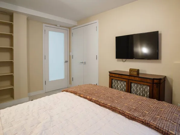 230 Central Park South image 8 of 17