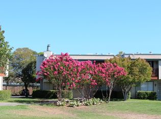 1045 Golf Course Dr, Rohnert Park, CA 94928