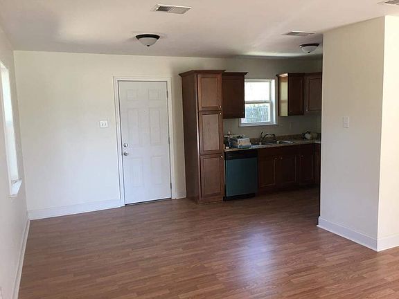 4th image of 11150 Lakeside Cir