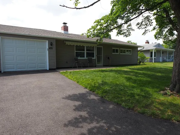 470 Lakeside Dr, Levittown, PA 19054