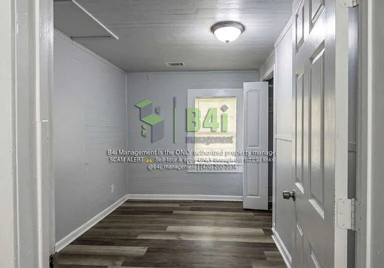 220 E Render St — Photo 9