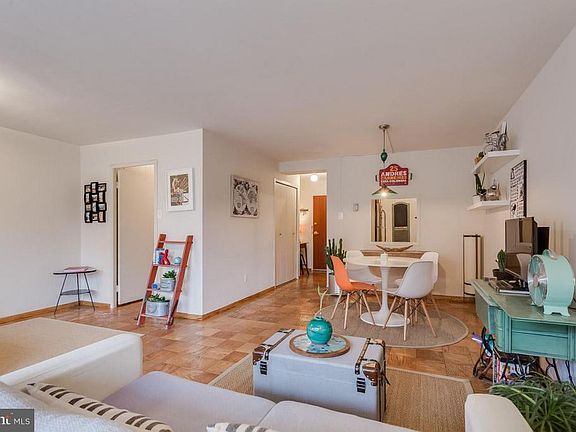 4th image of 730 24th St NW APT 612