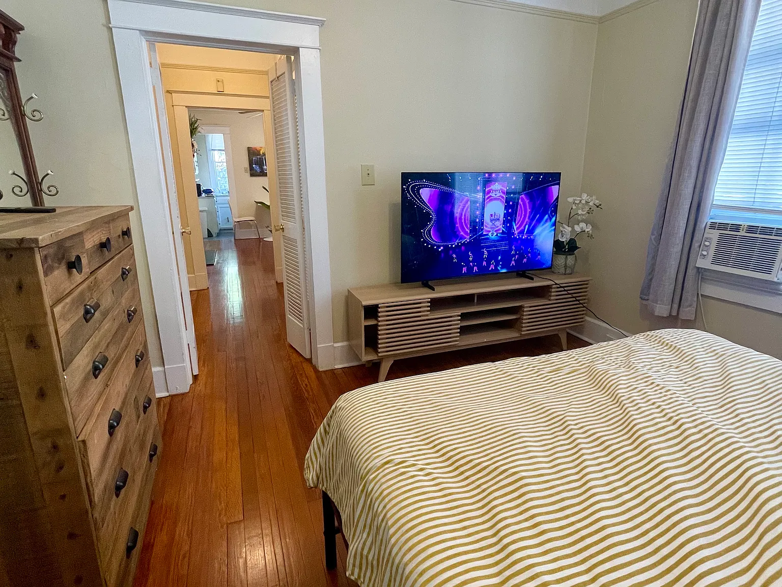 1 bed, 550 sqft, $1,300 — Photo 1