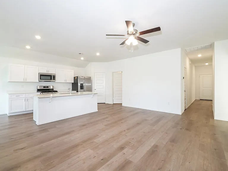 5832 Norway Spruce St — Photo 5