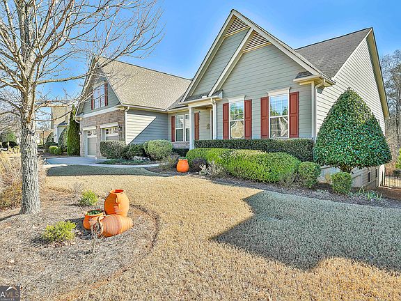 3rd image of 131 Red Maple Dr