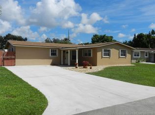 7721 Farragut St, Hollywood, FL 33024