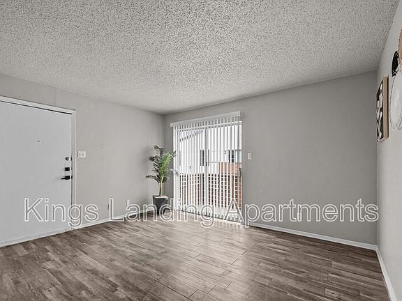 4th image of 302C Kings Way Dr