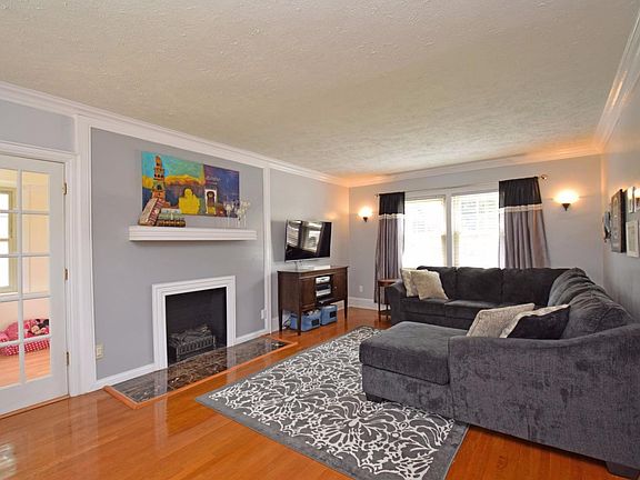 2nd image of 1263 Avon Dr