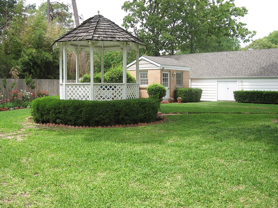 1st image of 4001 Silverwood Dr