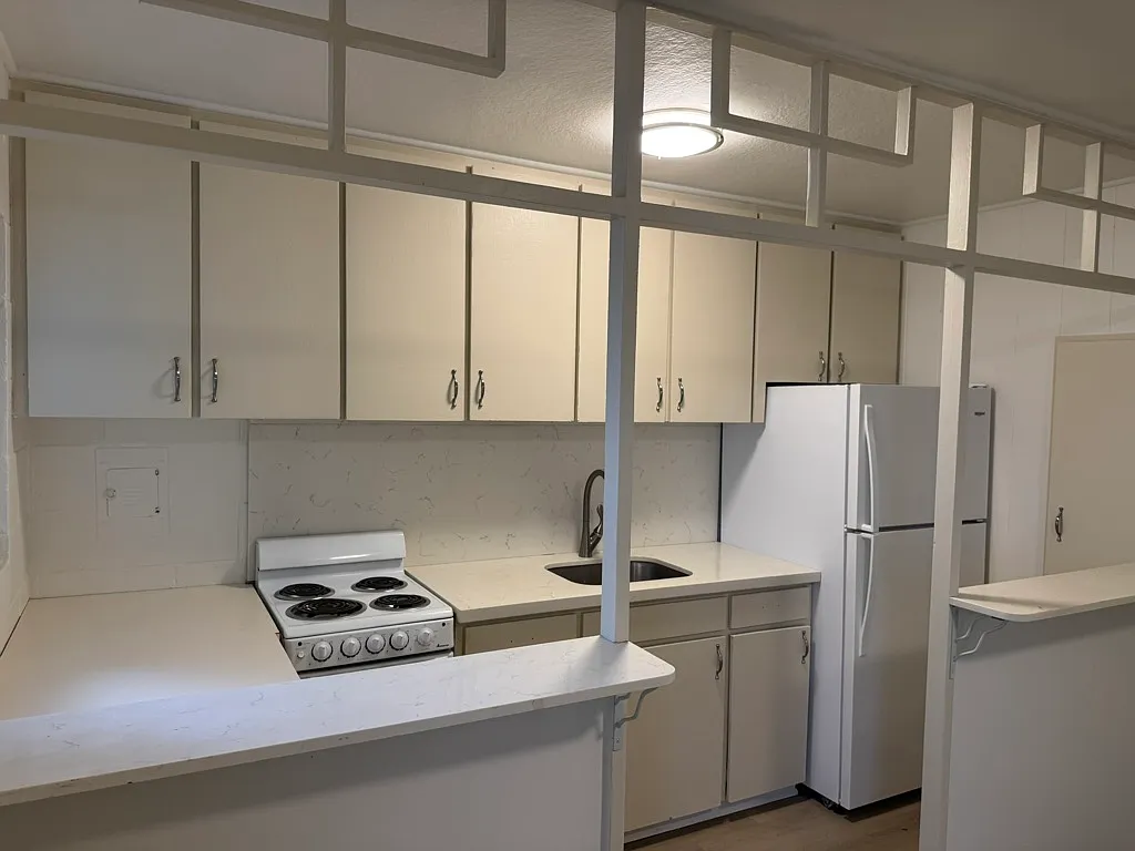 1 bed, 400 sqft, $1,950 — Photo 2