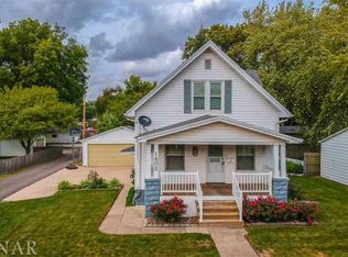 1403 Blackstone St, Bloomington, IL 61701