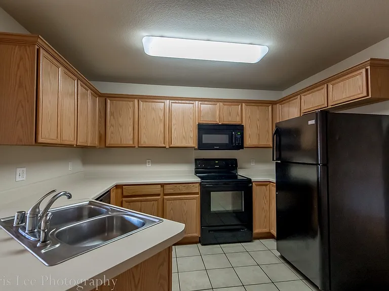 1278 N Heritage Ave — Photo 8