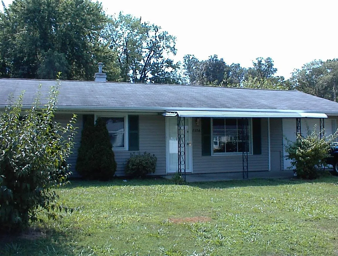 3 bed, 980 sqft, $1,250 — Photo 1