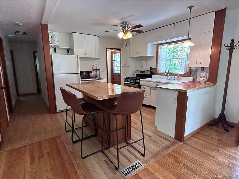4 Petticoat Ln — Photo 4