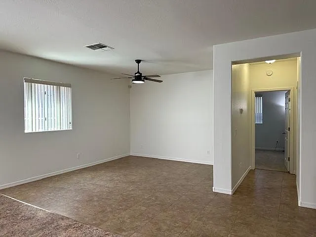 7509 S 27th Pl — Photo 17