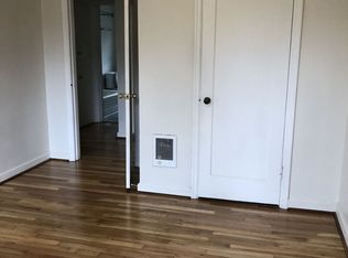 5209 E Burnside St APT 16, Portland, OR 97215