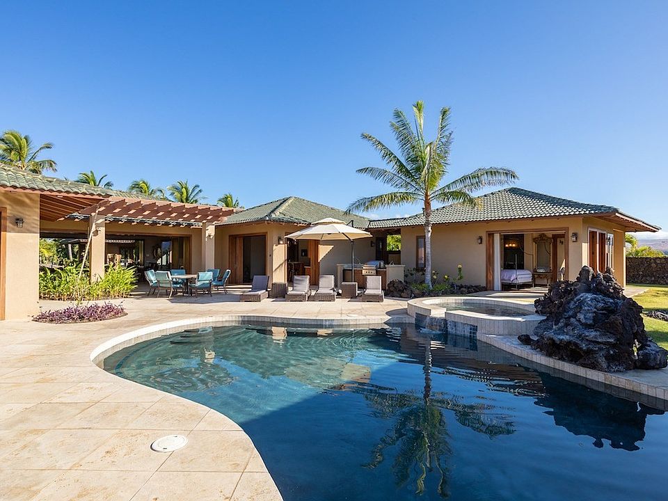 1st image of 68-110 E Pukaua Pl