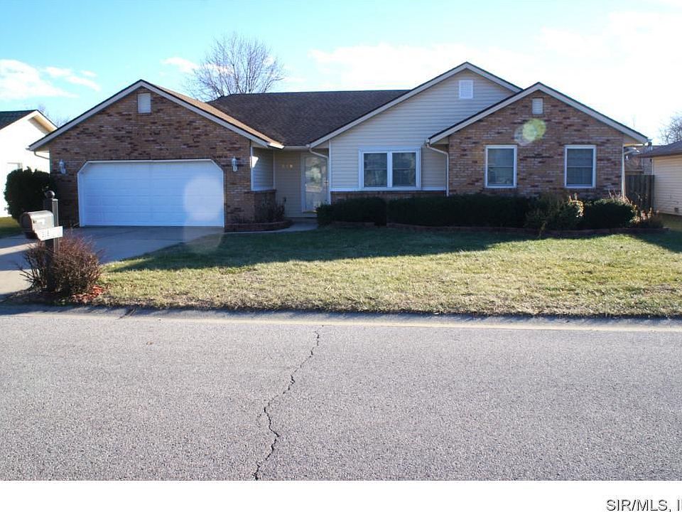 1st image of 318 Ryan Dr