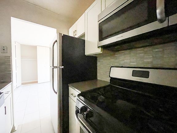 4th image of 32 Park Ave #2W