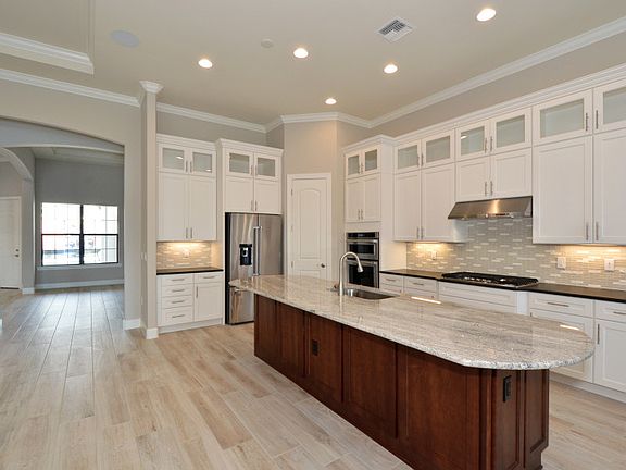 Model Representation Gourmet Kitchen with large center island