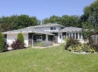 8548 W 87th Pl, Hickory Hills, IL 60457
