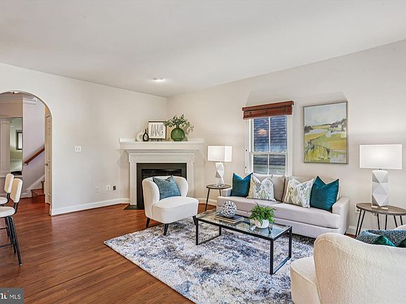 5th image of 664 Lake Varuna Mews