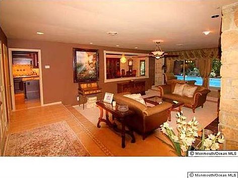5th image of 86 Deepdale Dr