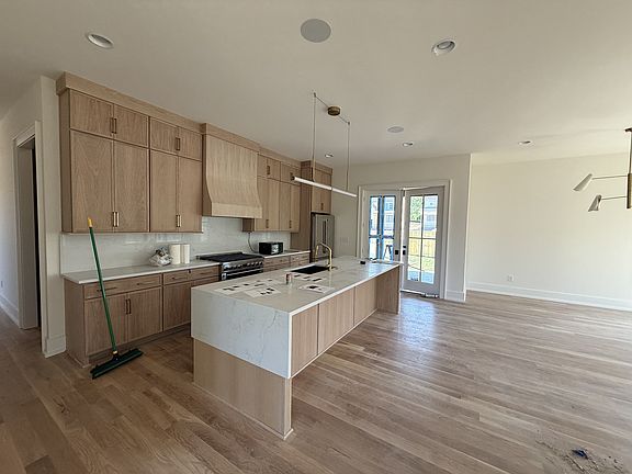 5th image of 5021 Cherrywood Dr