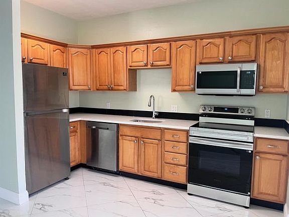 3rd image of 5761 Strawberry Lakes Cir