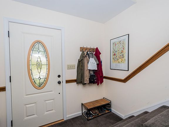 4th image of 1 Pine Knoll Dr