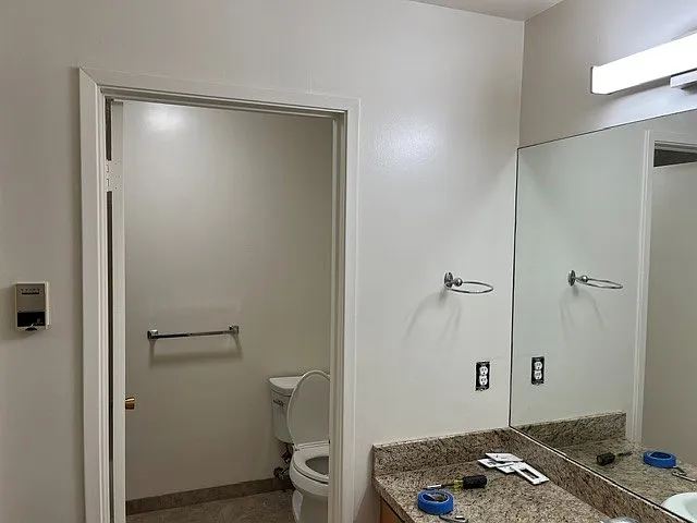 2 bed, 1.5 bath, 990 sqft, $3,300 — Photo 4