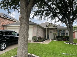 2844 Grandview Dr, Grand Prairie, TX 75052