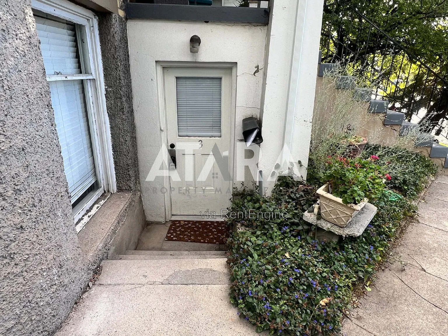 2 bed, 1.0 bath, 1070 sqft, $1,250 — Photo 2